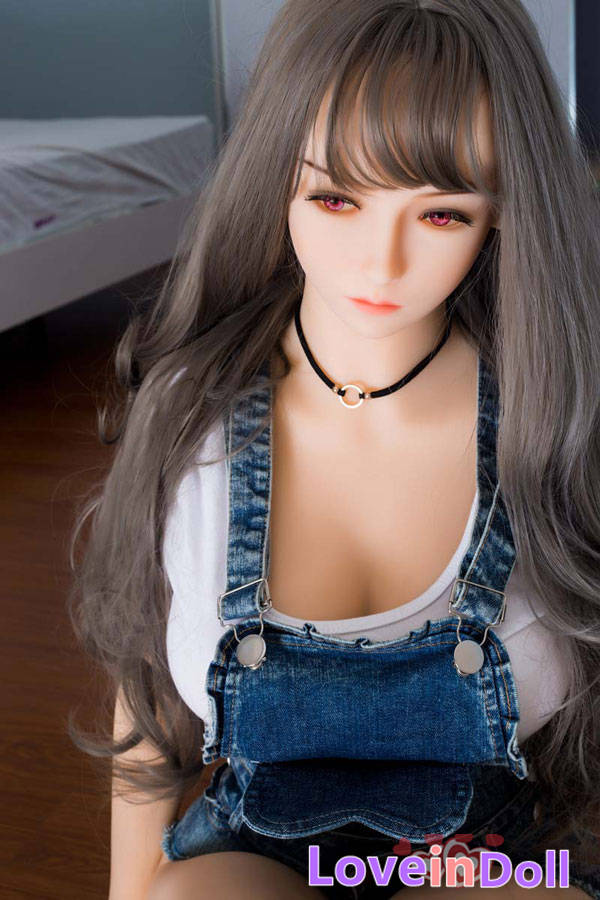 キュート巨乳ダッチワイフ